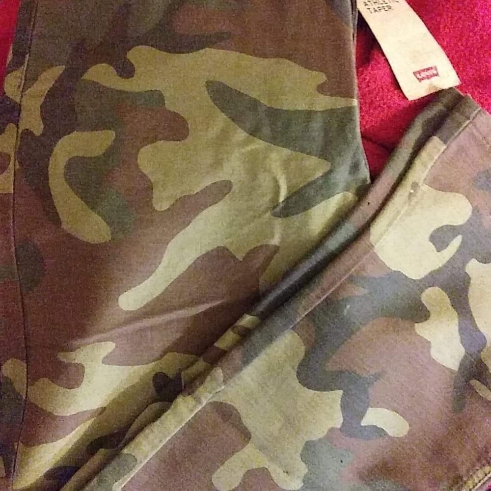 Camo Levis